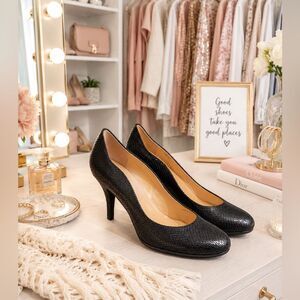 Tahari Black Snakeskin Heels Sz 11 EUC!